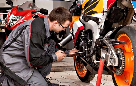Aperfeiçoamento em manutenção de mecânico de motocicletas