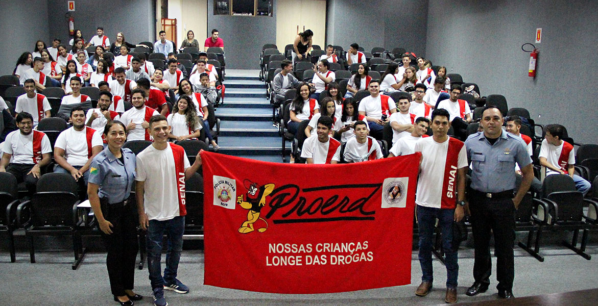 Alunos do SENAI são alertados para perigos das drogas