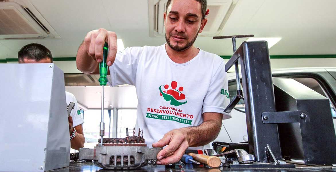 SESI e SENAI são instituições que mais contribuem para a formação profissional no Brasil