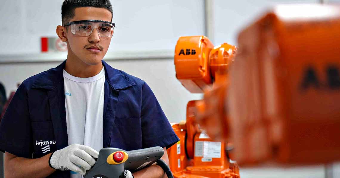 Contratado em até um ano: os 10 cursos técnicos que mais empregam
